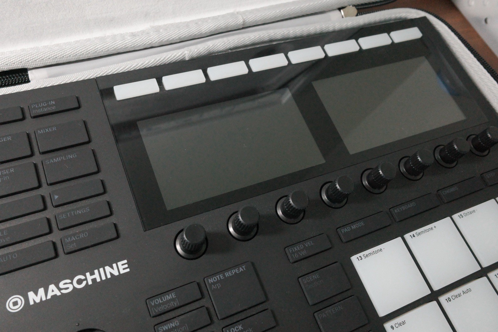 Native Instruments Maschine MK3 with Case
