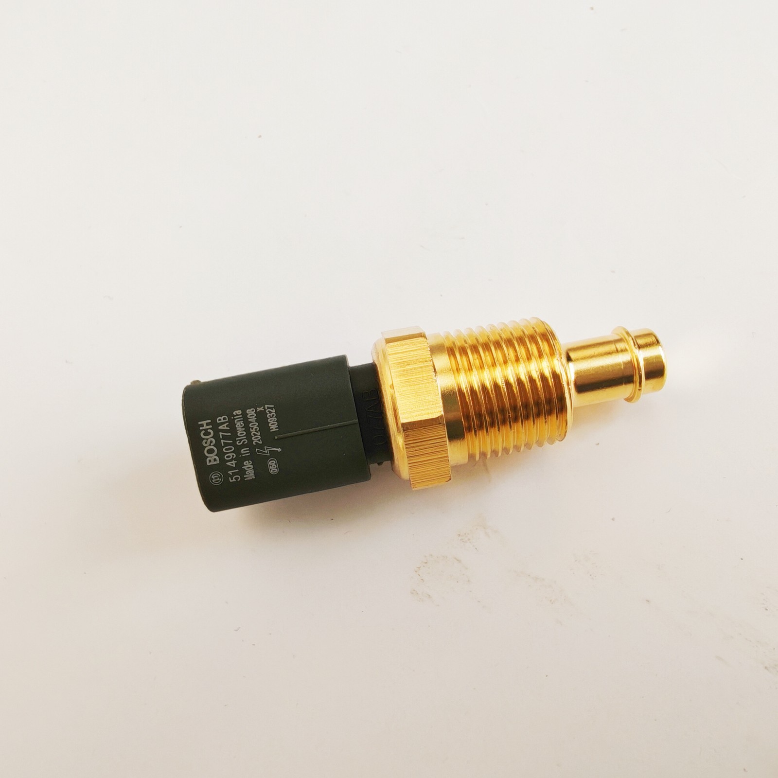 Engine Coolant Water Temp Temperature Sensor For Chrysler Dodge Jeep 5149077AB