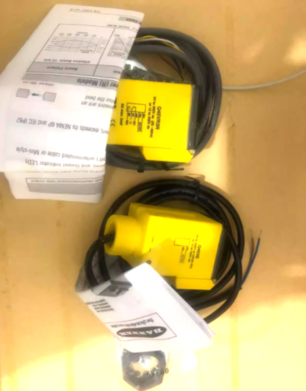 NEW Banner Q45VR3R+Q453E Rugged Rectangle Sensor