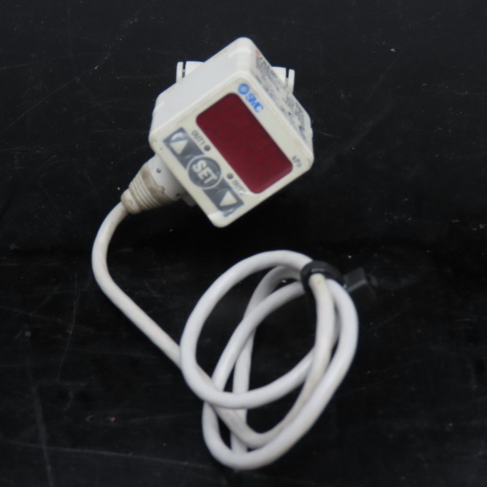 SMC ZSE40-T1-62L 10-101.3kPa Vacuum Pressure Switch 12-24VDC 1/8" Port 4mm