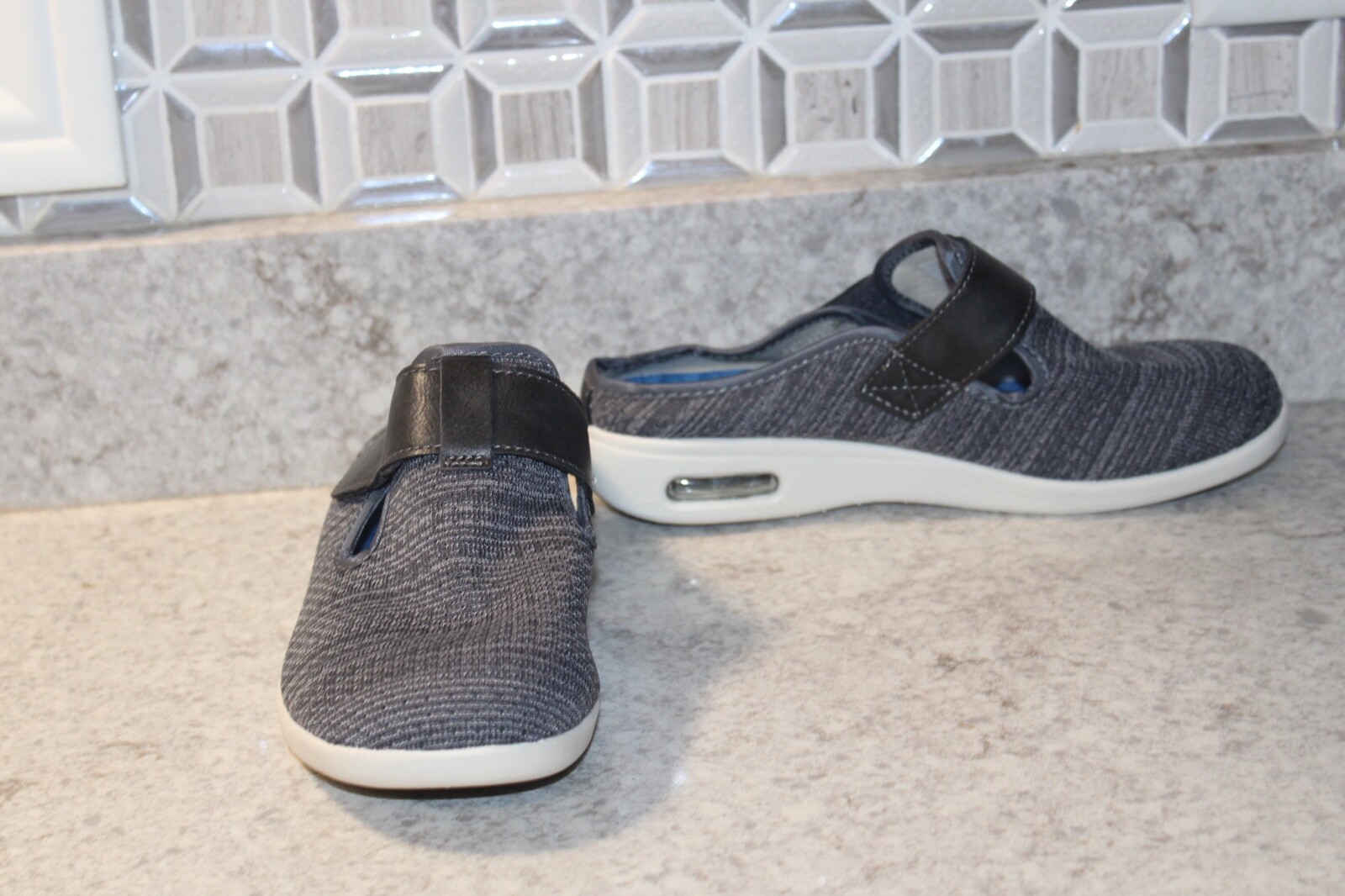 Youyum Memory Foam Unisex Breathable Diabetic Shoes M size 6.5