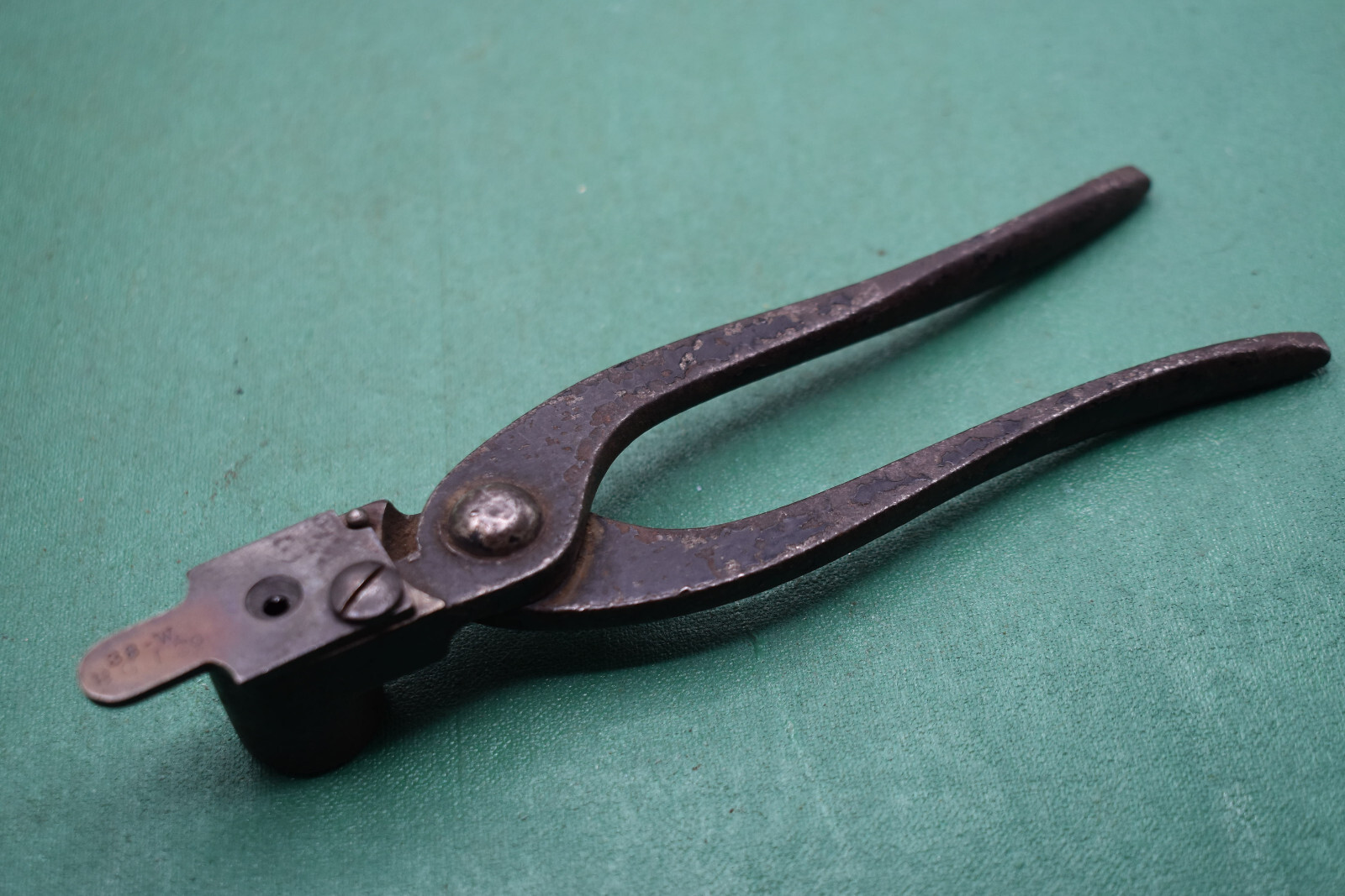 antique Bridgeport implement BGI CO 38 WCF 1 cavity mold used nice