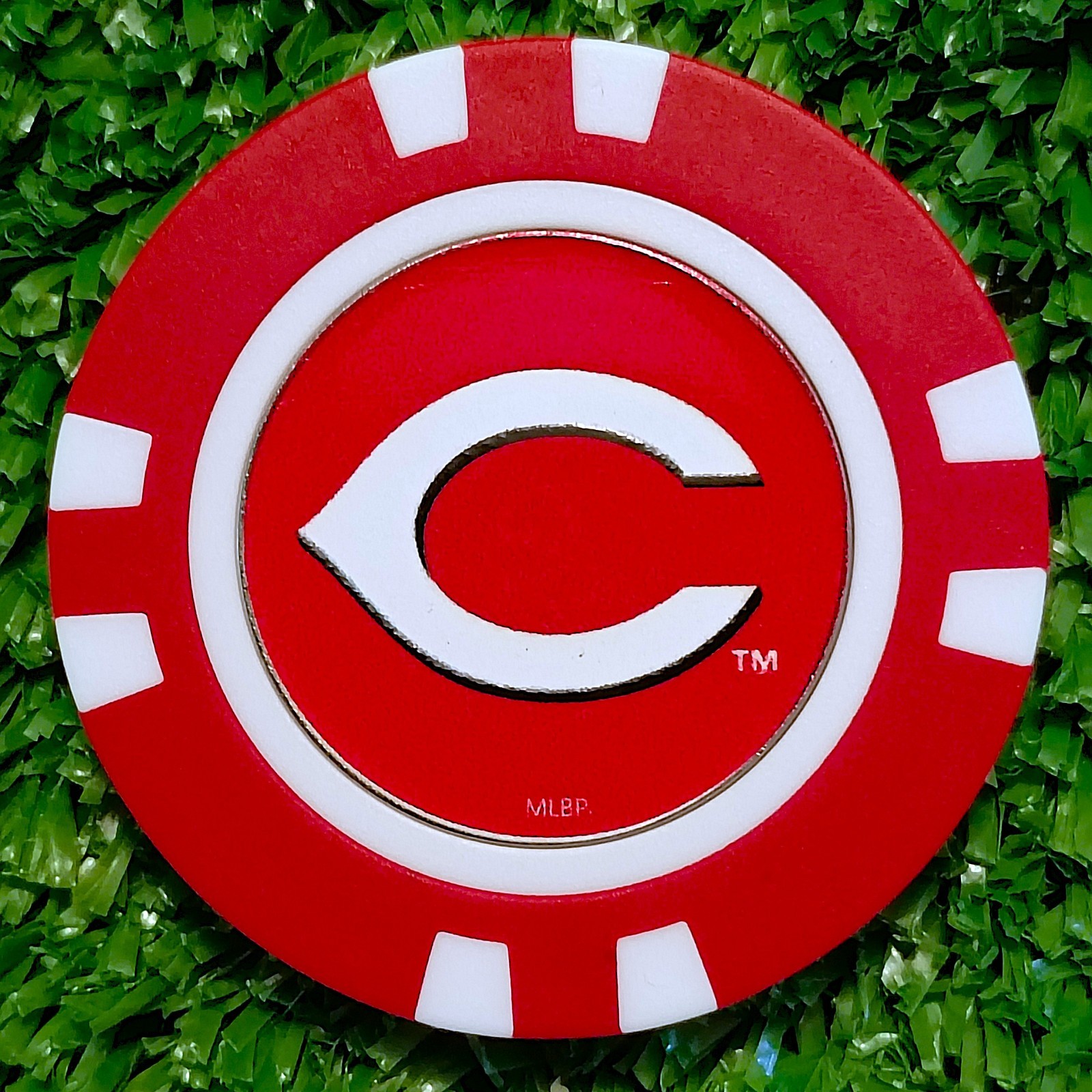 MLB Cincinnati Reds Golf Ball Marker Magnetic Poker Chip New