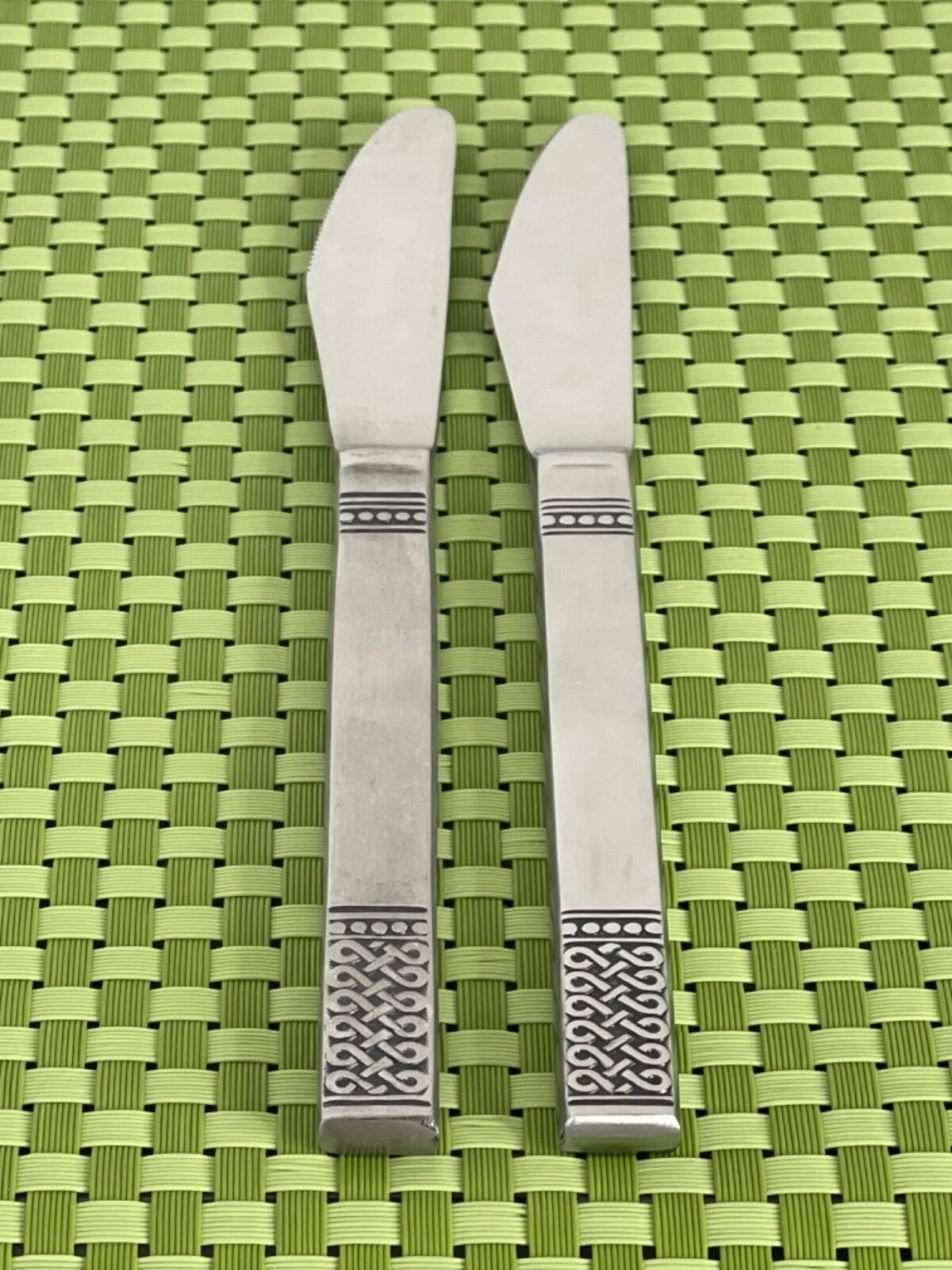 MSI DANIKA Stainless 2 Dinner Knives Merchandise Service Japan Flatware B82G
