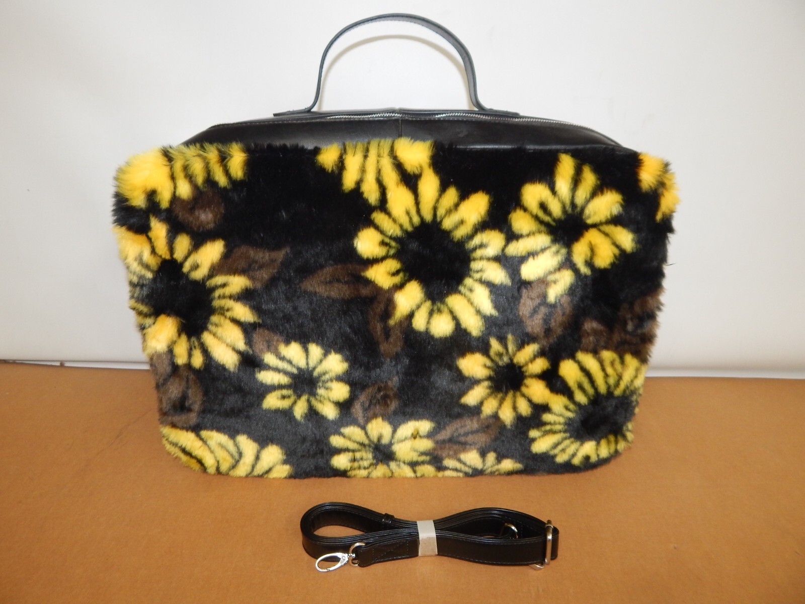 Delia Suitcase Vintage Retro 70's Style 20" Sunflower Design Delia's Hippie