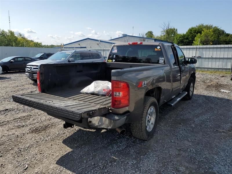 SILVRDO15 2012 Glove Box 369708