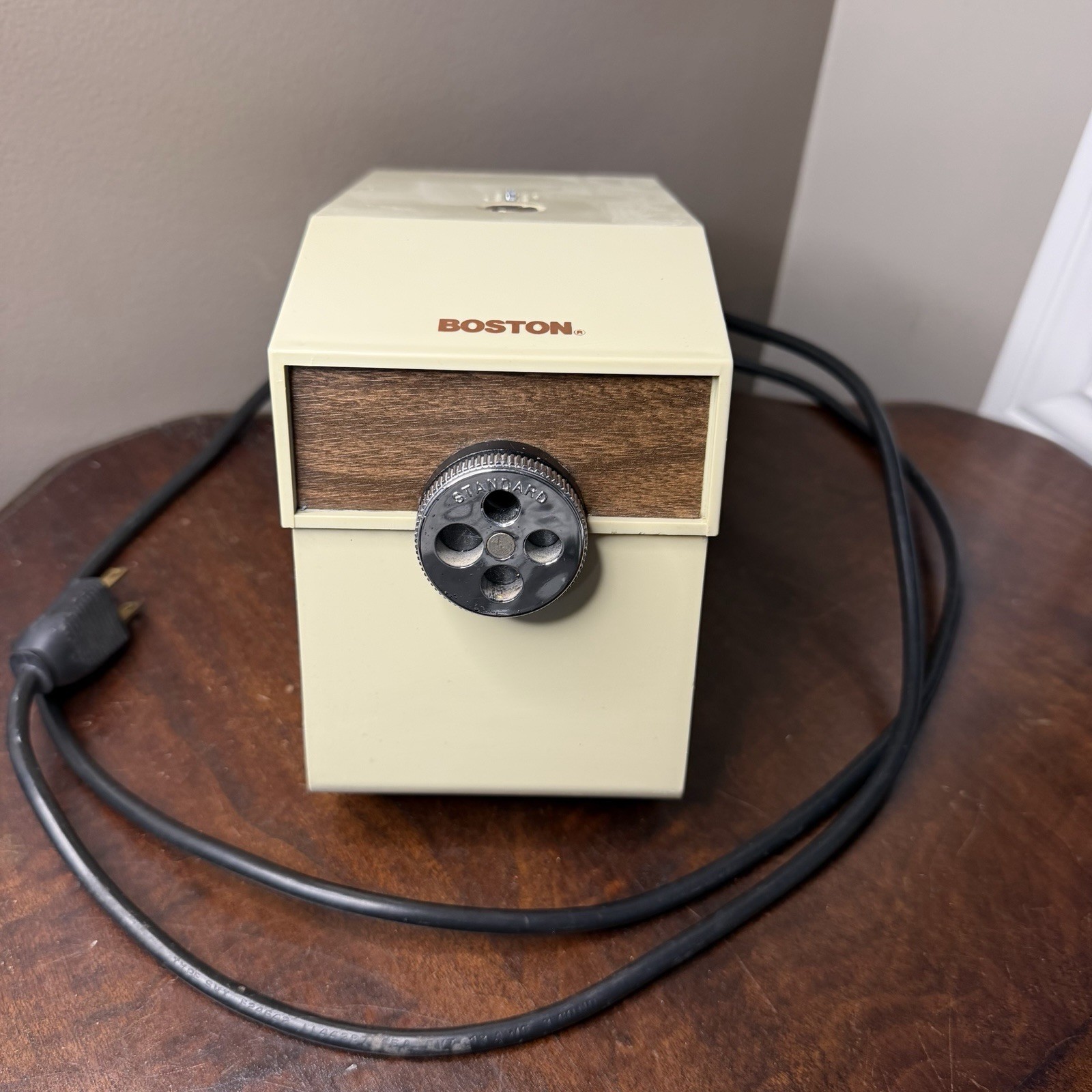 Industrial Boston Vintage Two Toned Retro Model 41 Adjustable Pencil Sharpener