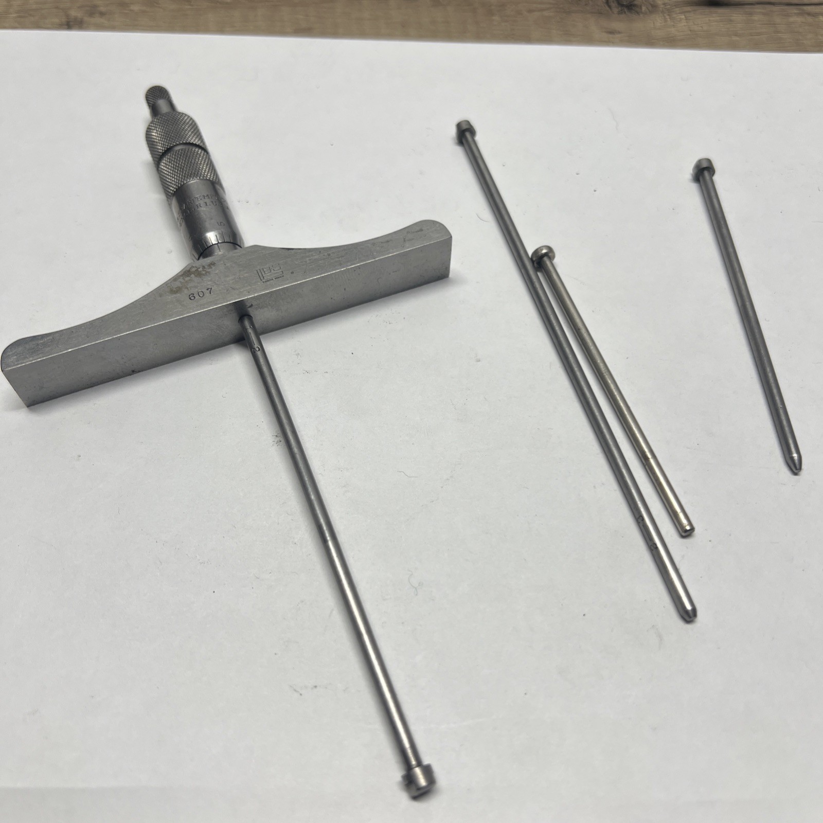 VINTAGE BROWN AND SHARPE NO.607 4" WIDE BASE DEPTH MICROMETER MACHINIST TOOL 0-3