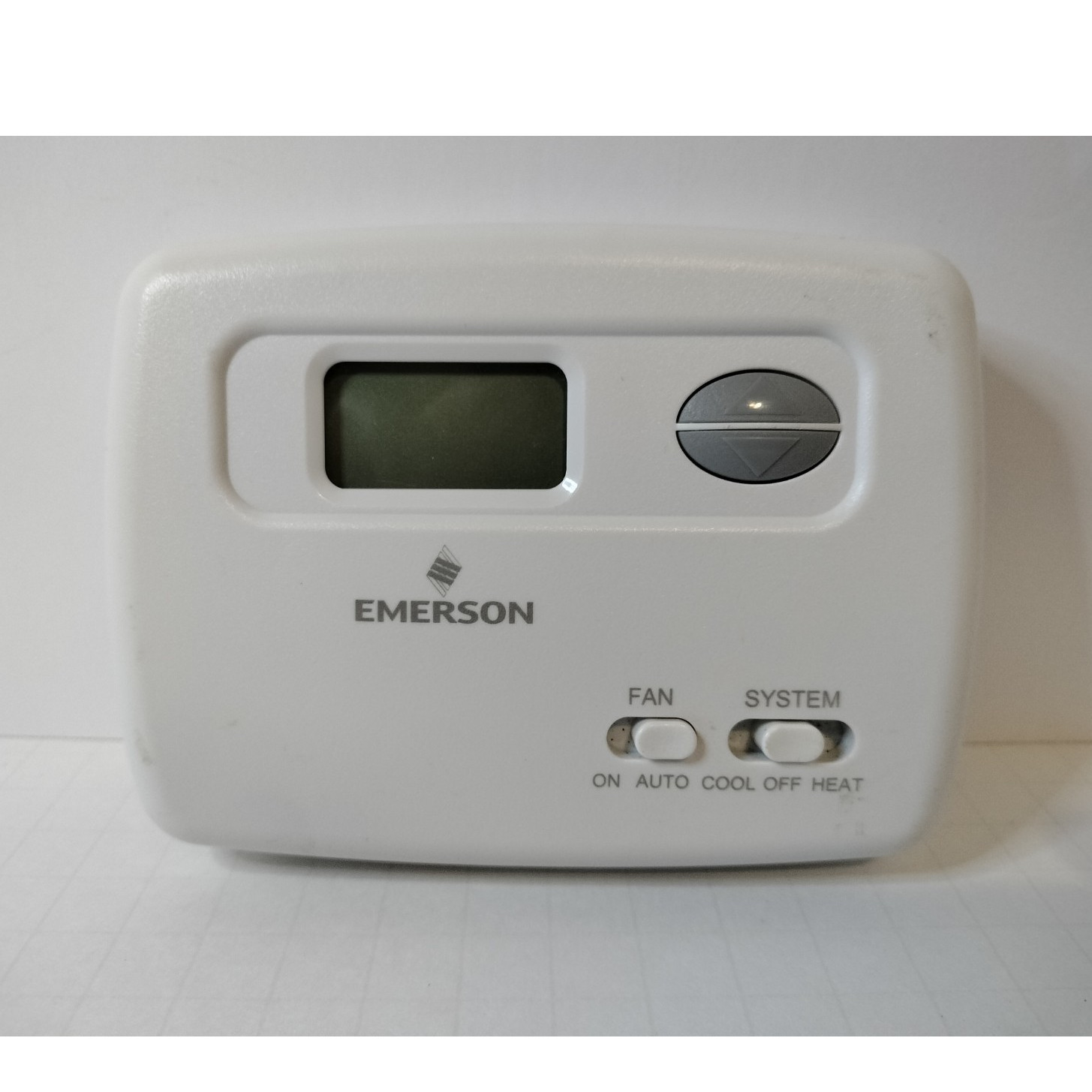 Emerson Digital Non-Programmable Thermostat White Heat Cool Battery Powered