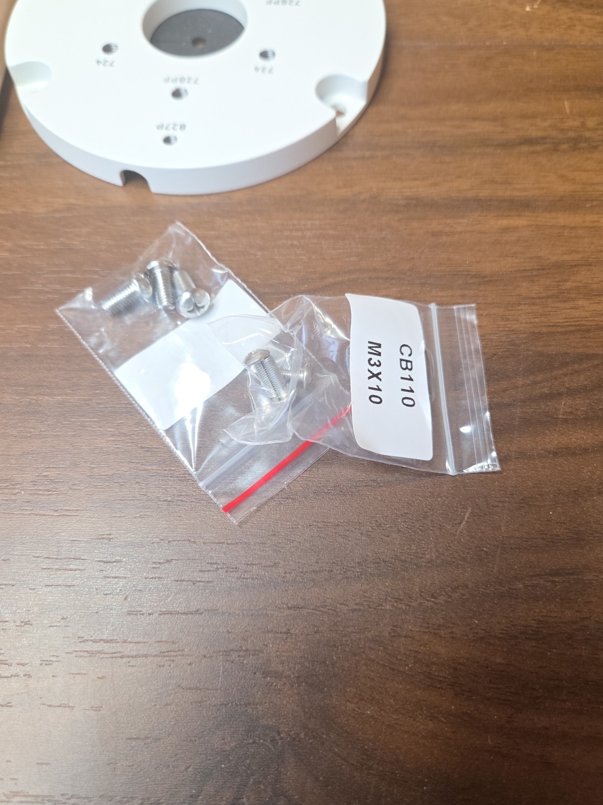 Alarm.com Security Camera Mounting Plate ADCVACCMNT110 White New Open Box