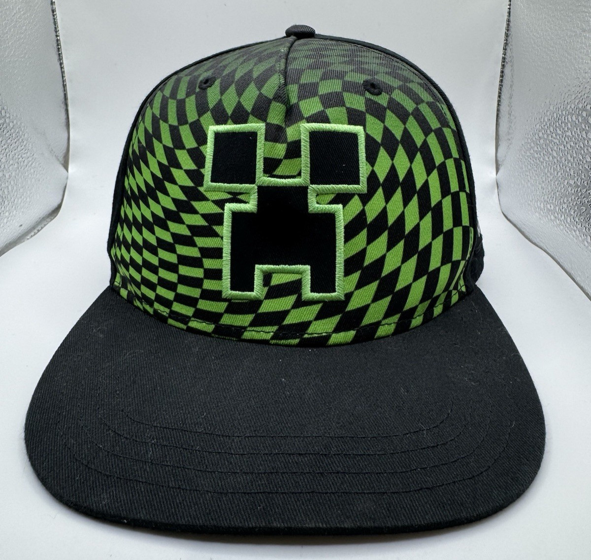 Minecraft SnapBack Hat Youth Kids One Size Black & Green