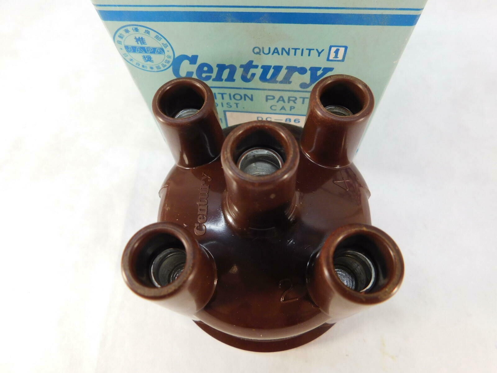 Toyota 19101-21011 Century Distributor Cap like Beck/Arnley 174-0778 DC86
