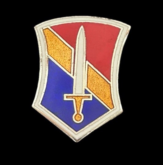 US ARMY 1ST FIELD FORCE VIETNAM PIN