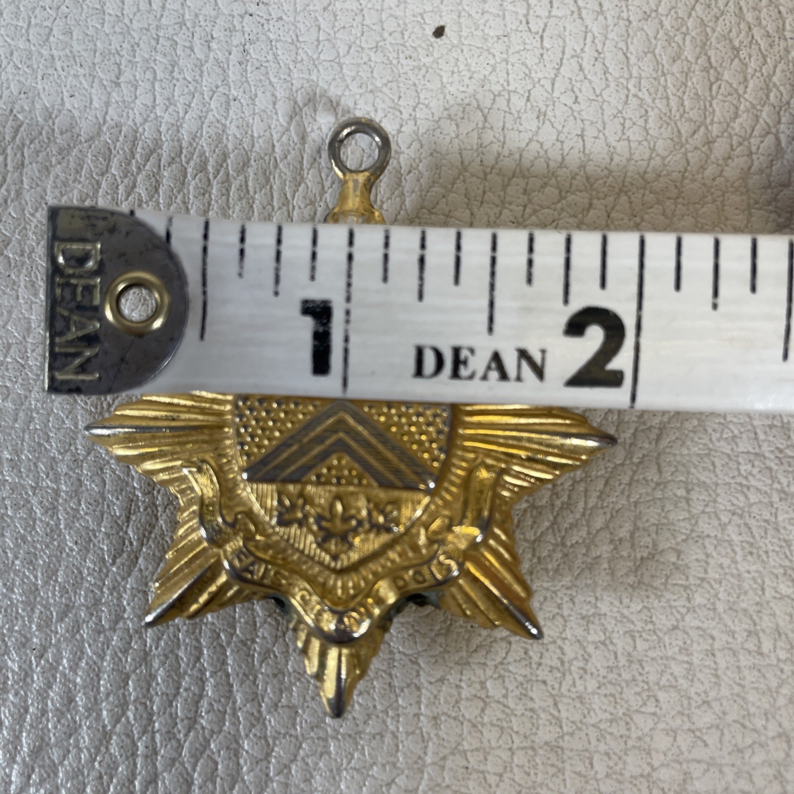 WW2 Canadian Le Regiment De Levis Cap Badge Pendant