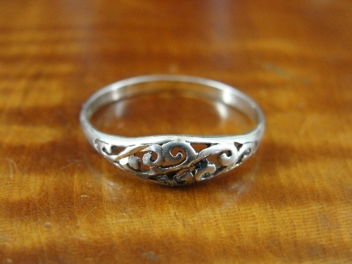 Filigree Design Band Sterling Silver Ring Size 8