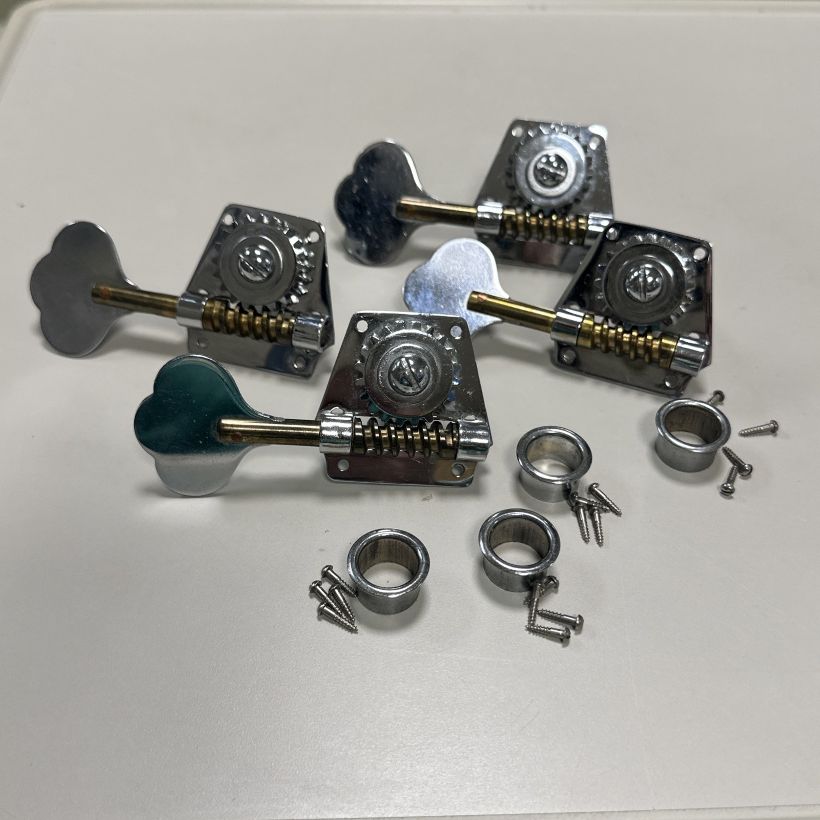 RARE VINTAGE 1970’s? Bass Guitar Tuning Machine Heads Bushings, screws Set Of 4