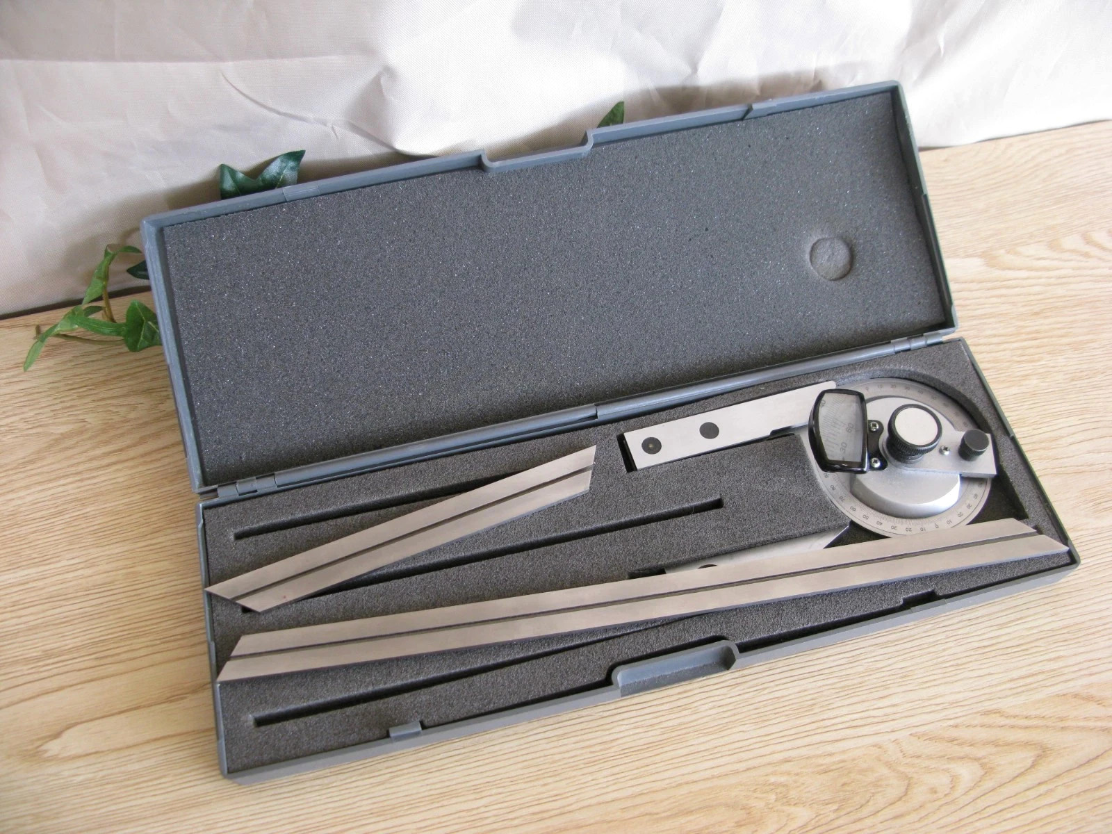 PRECISION BEVEL PROTRACTOR 2-3/4" 6" 12" BLADE LENGTHS + CASE