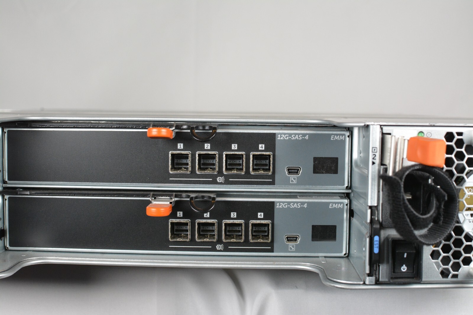 Dell PowerVault Storage MD1400 3.5in Storage Array 12x Caddy Rack-Rails
