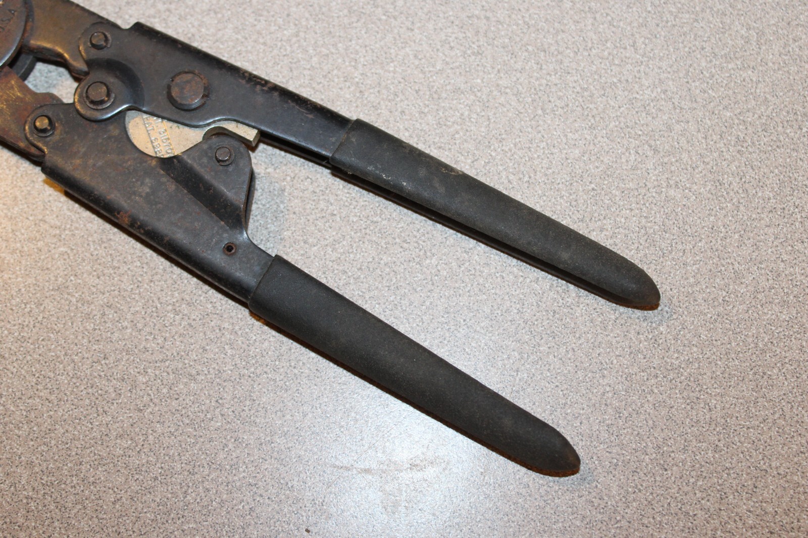 Black Box Corp FT012 V.35 And M/50 Crimp Tool