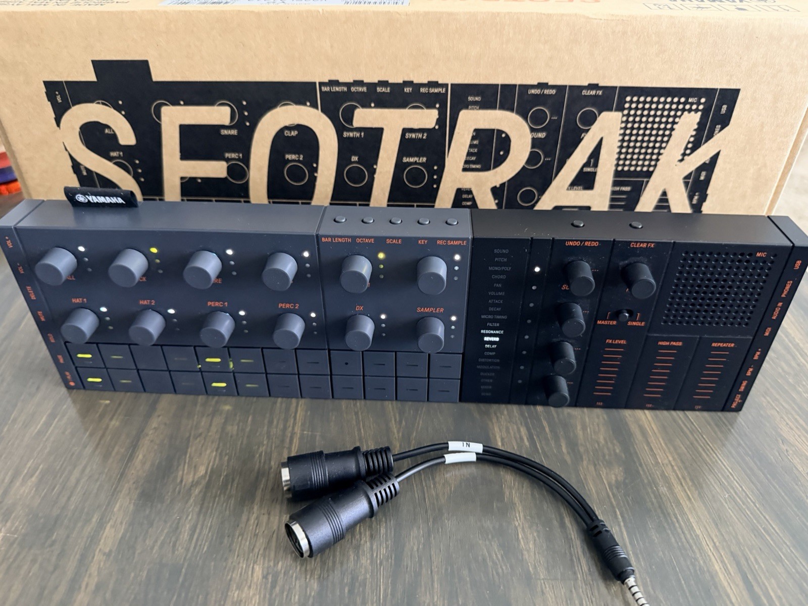 Yamaha SEQTRAK Black Drums, Synth, Sampler & Sequencer Groovebox BuiltIn Speaker