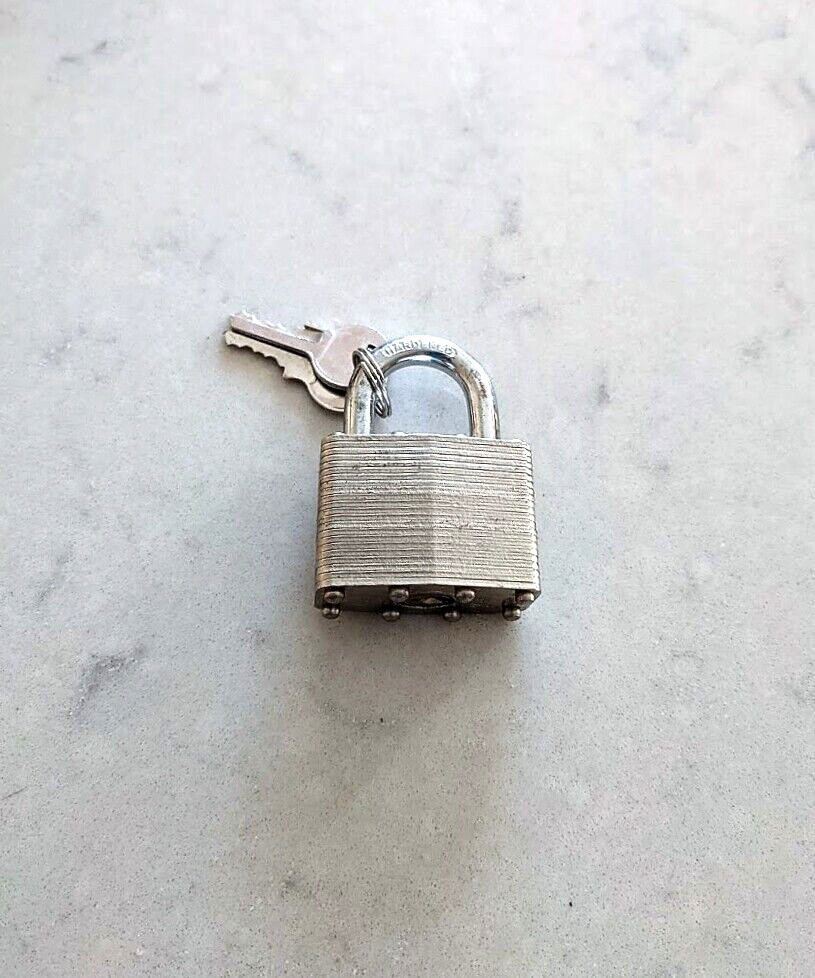 Grainger Padlock, Keyed Different, Standard Shackle (49JT91)