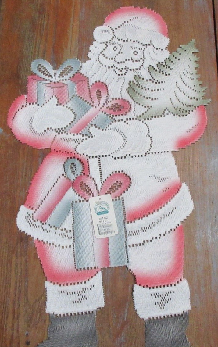 NWT GREAT BAY LACE CO. Liechtenstein Lace Collection; SAINT NICK; 16" x 27"
