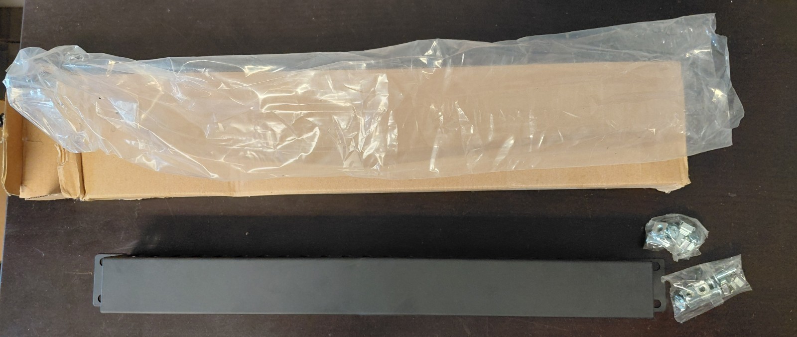 1U 19" Horizontal Rack Cable Manager with Cover – New