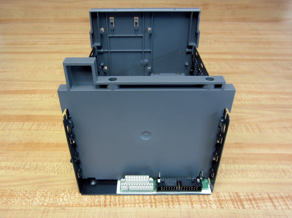 Allen Bradley 1746-A4 4-Slot Rack 1746A4 Ser B Black Metal Housing