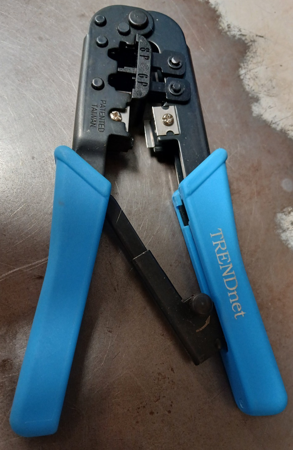 Trendnet TC-CT68 RJ-11/RJ-45 Crimp / Cut / Strip Tool