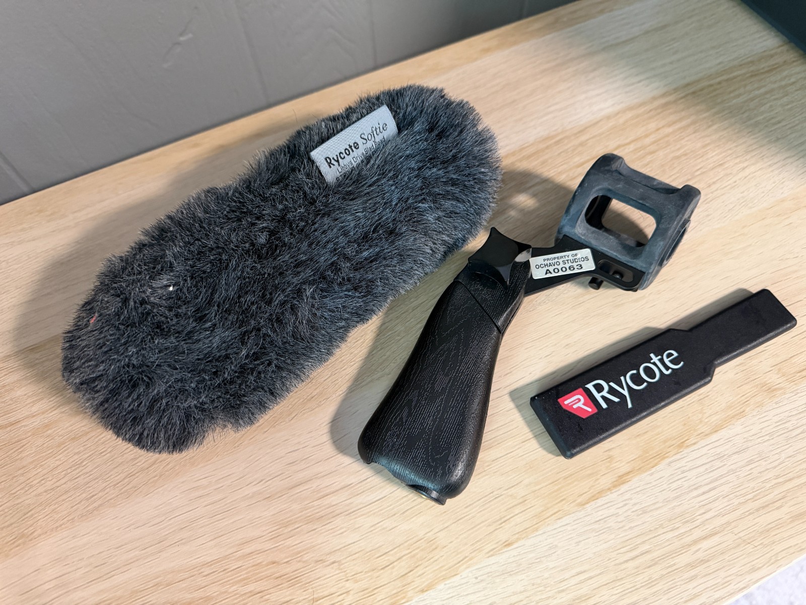 Rycote Softie Grip & Windscreen Fur, with portable brush 21-22MM