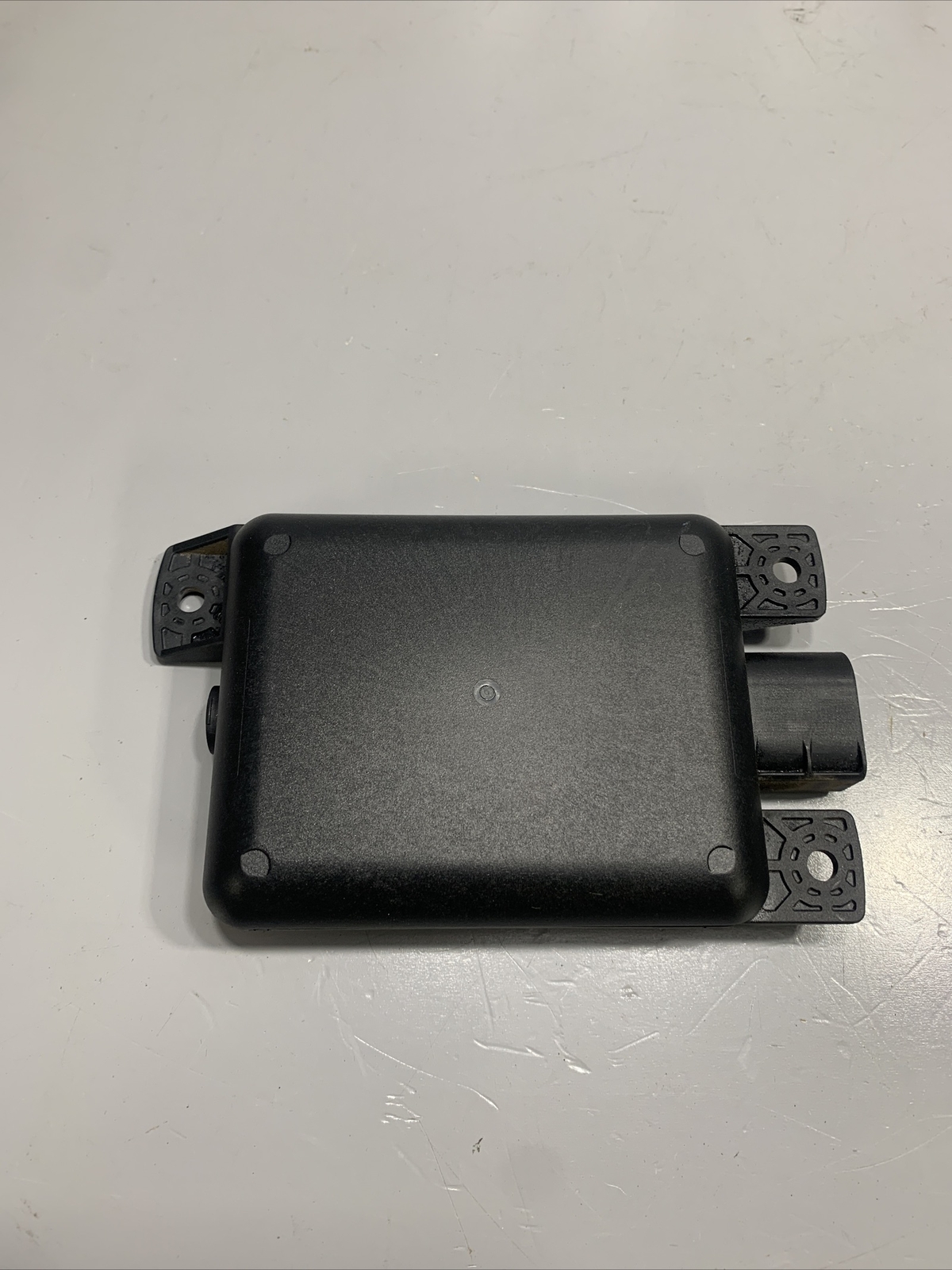 2018-2020 VOLKSWAGEN ATLAS RIGHT RH PASSENGER SIDE BLIND SPOT SENSOR MODULE OEM