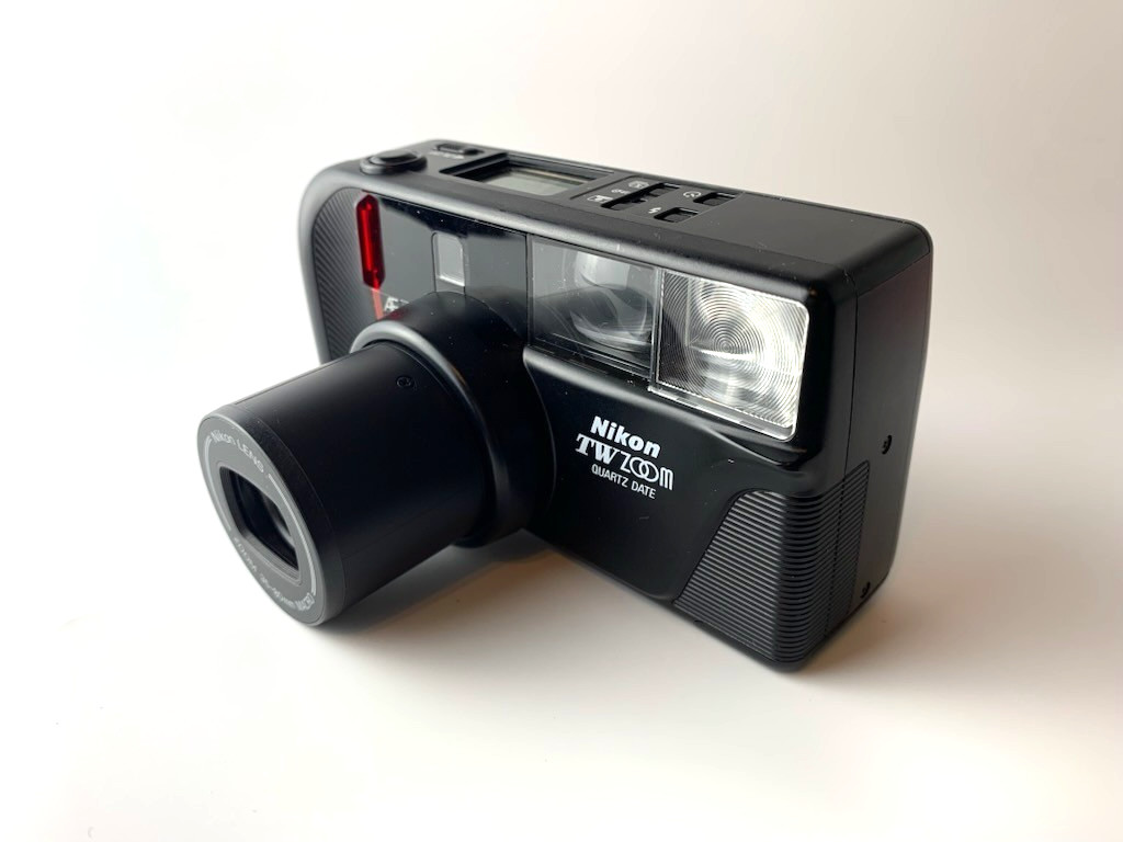 [Ex+5] Nikon TW Zoom Quartz Date 35-80mm Macro Lens 35mm Film Camera JAPAN ####B