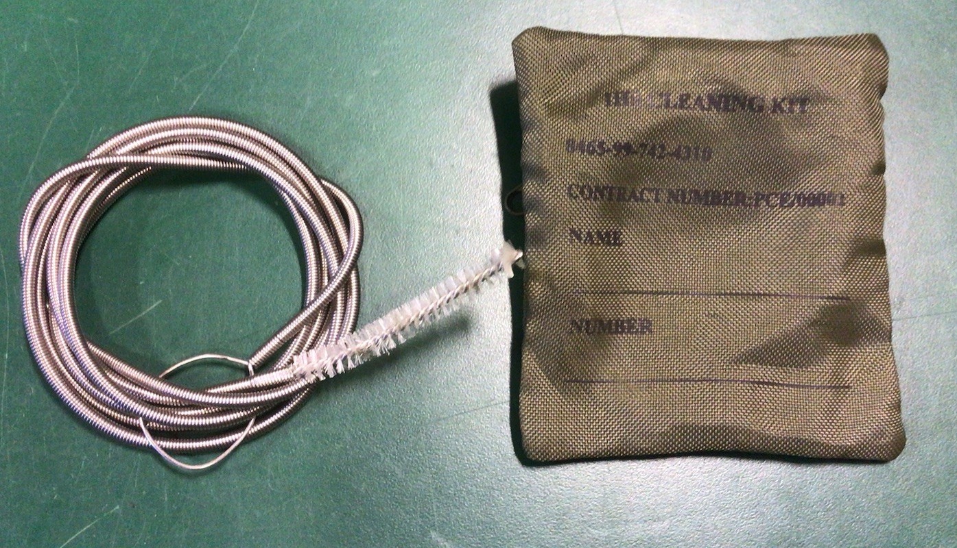 British Army Hydration System Cleaning Kit Brush Light Olive Used Exc Condition.