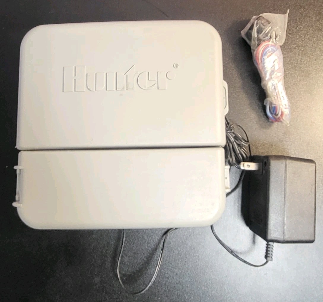 Hunter SRC Plus 9-Station Irrigation Controller & Mini-Clik Rain Sensor Kit