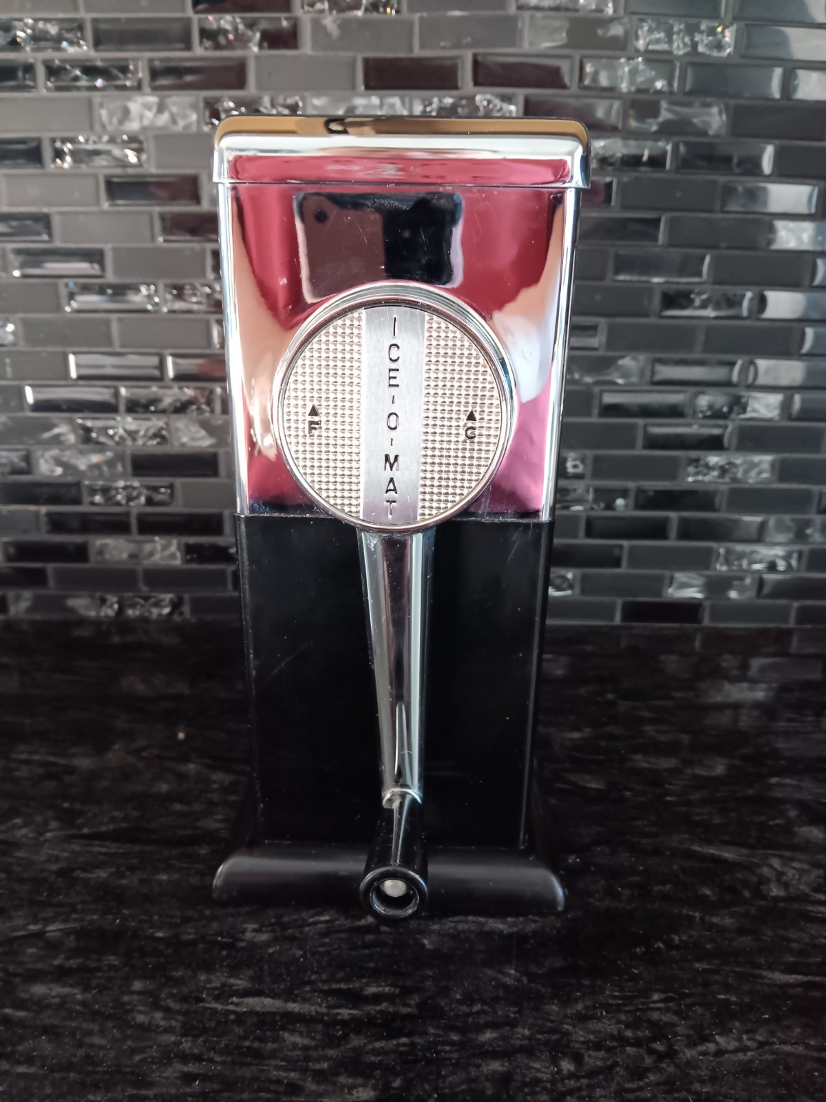 Vintage Vintage Hand Crank Ice Crusher