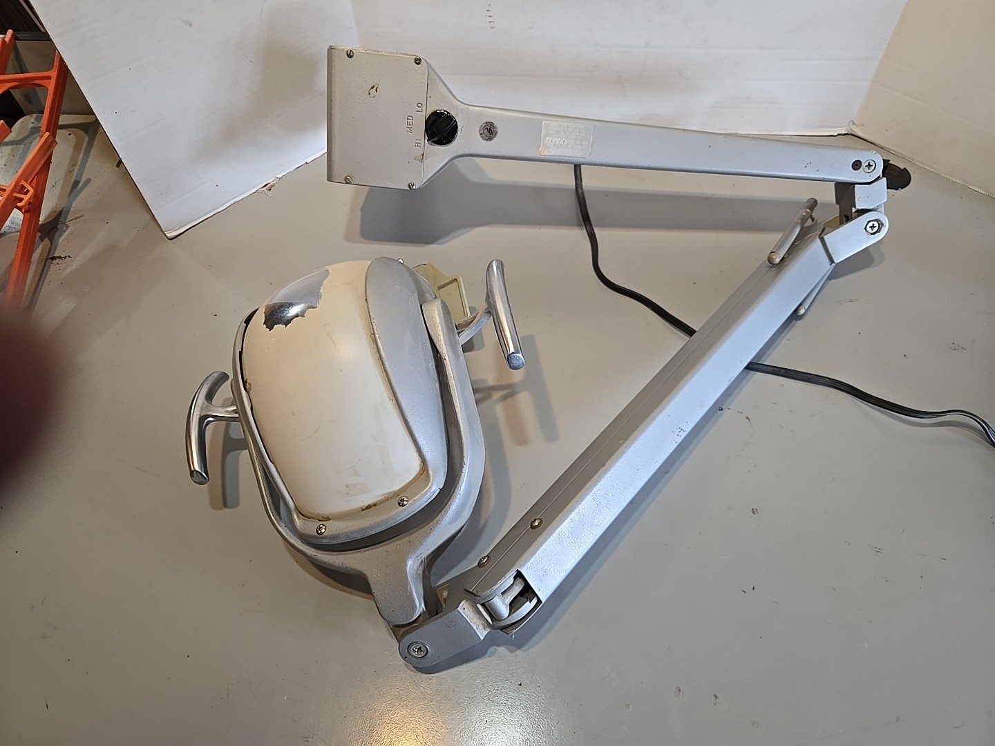 Pelton & Crane Model LF Plus Dental Operatory Light Unit w/ New Bulb & Pole