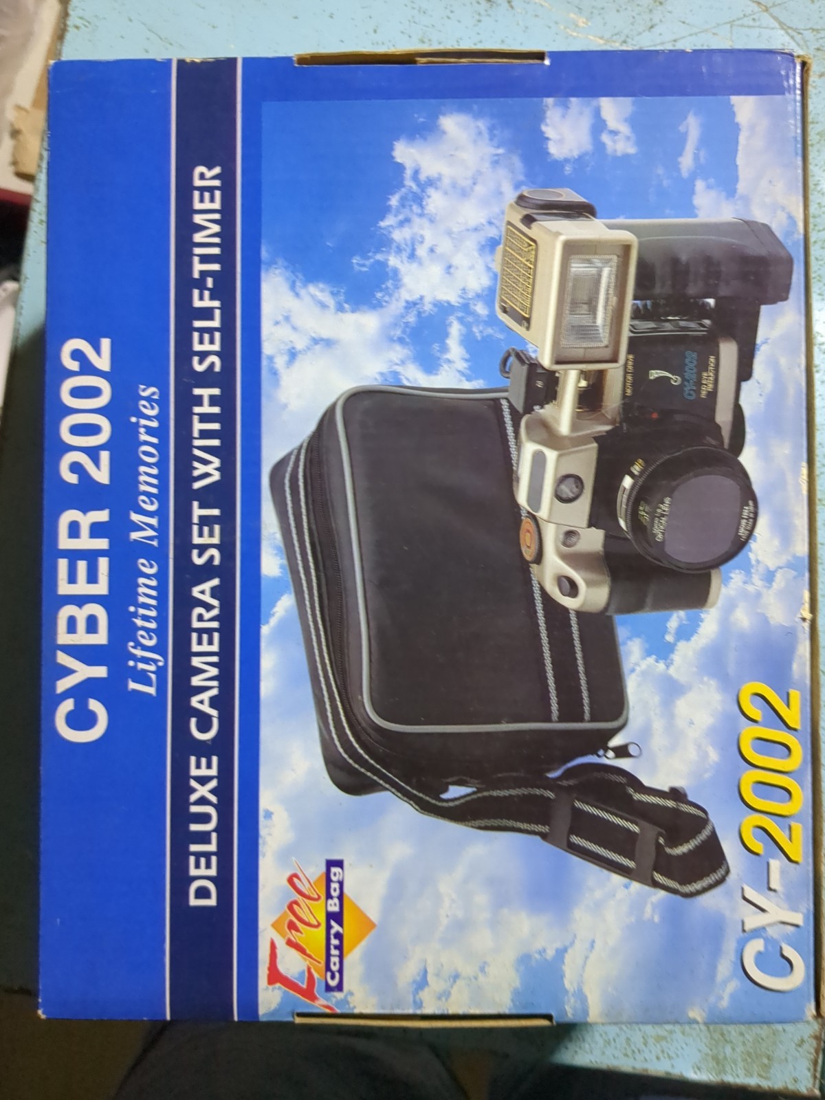 Cyber 2002 CY-2002 35mm Point & Shoot  Film Camera Chrome with Flash & Case NOS