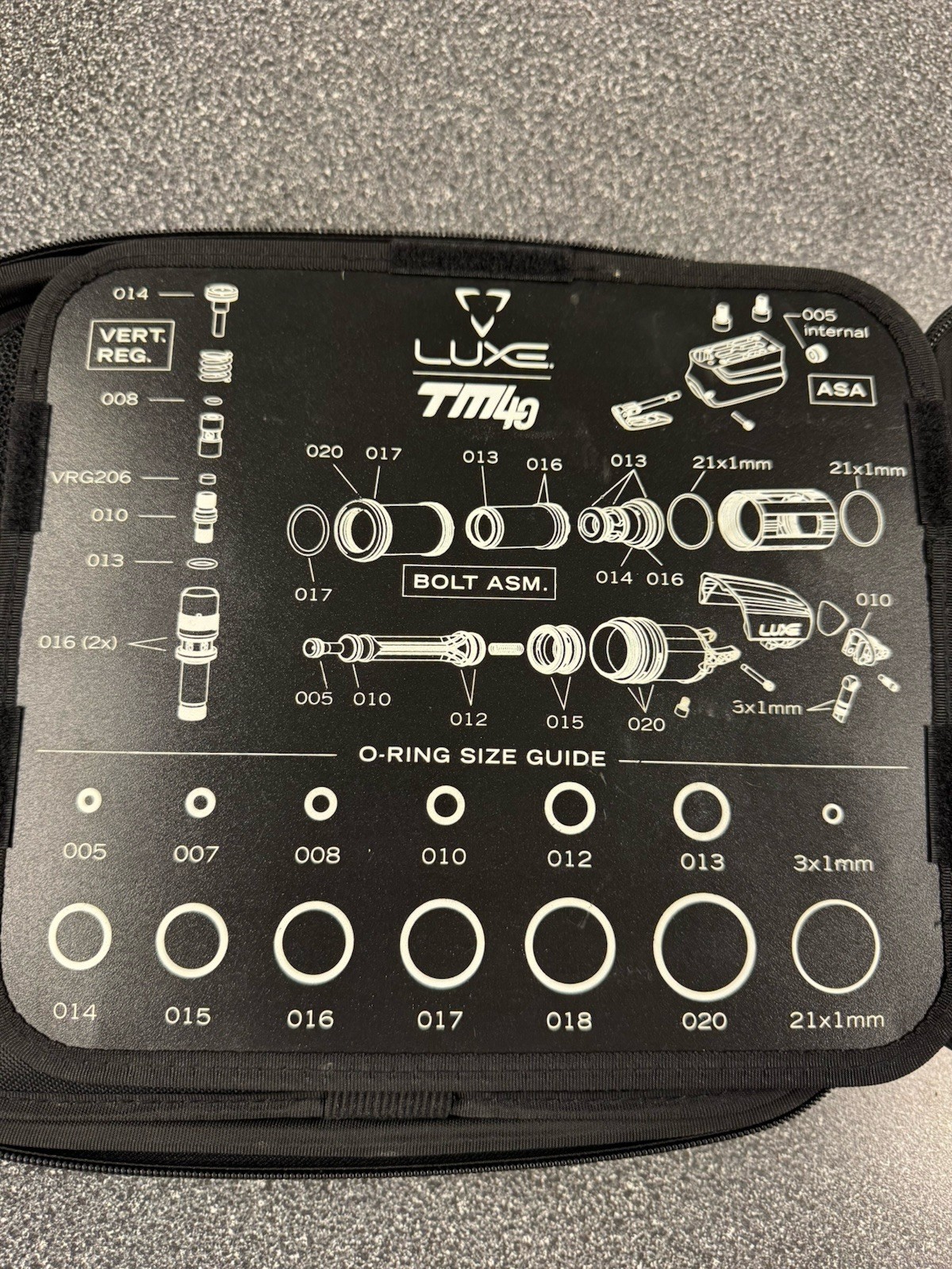DLX LUXE TM-40 OEM case. RARE!