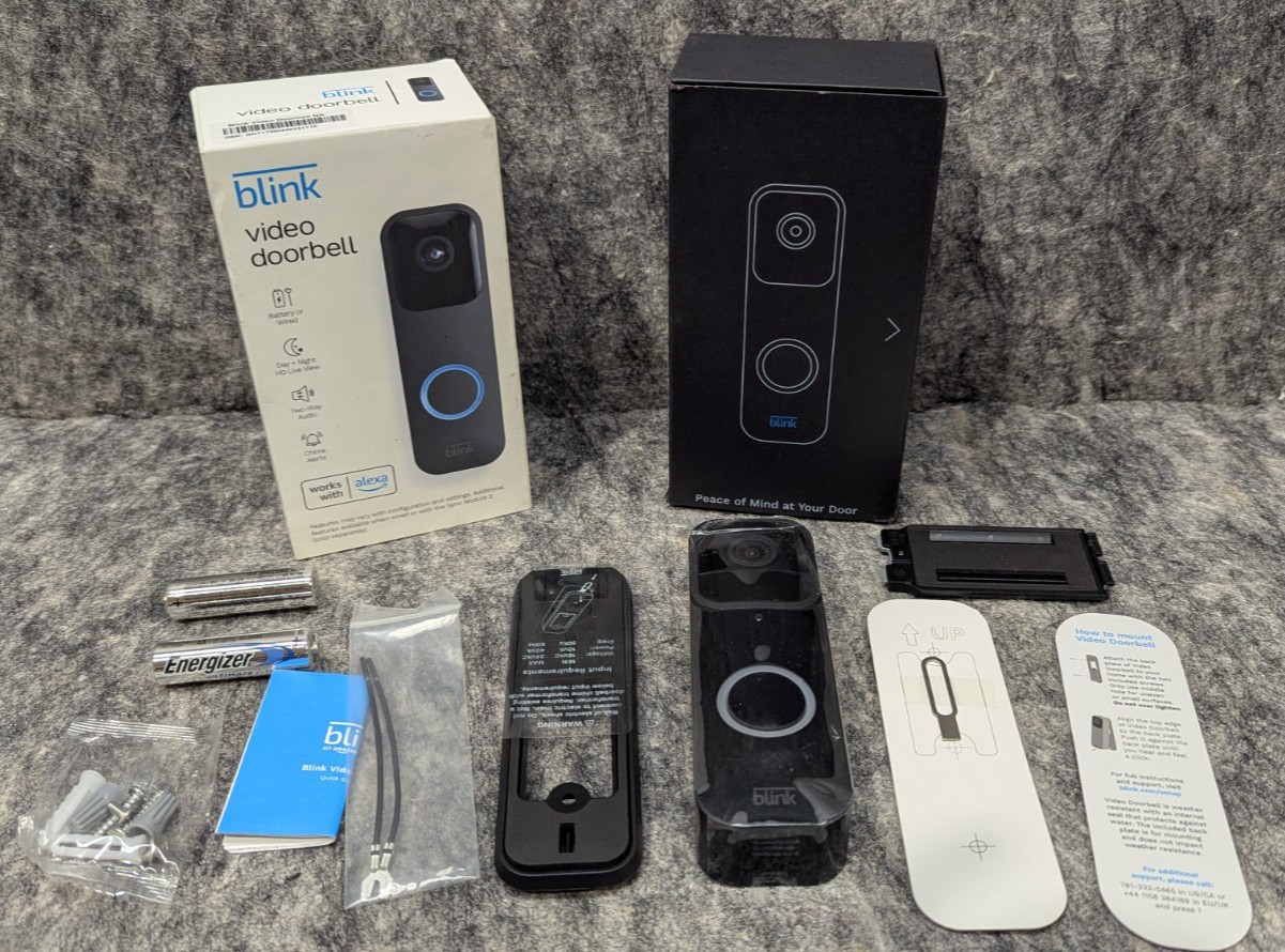 🔥New/Open🔥 Blink Video Doorbell , Two-way audio - Wired/ Wire-free Black