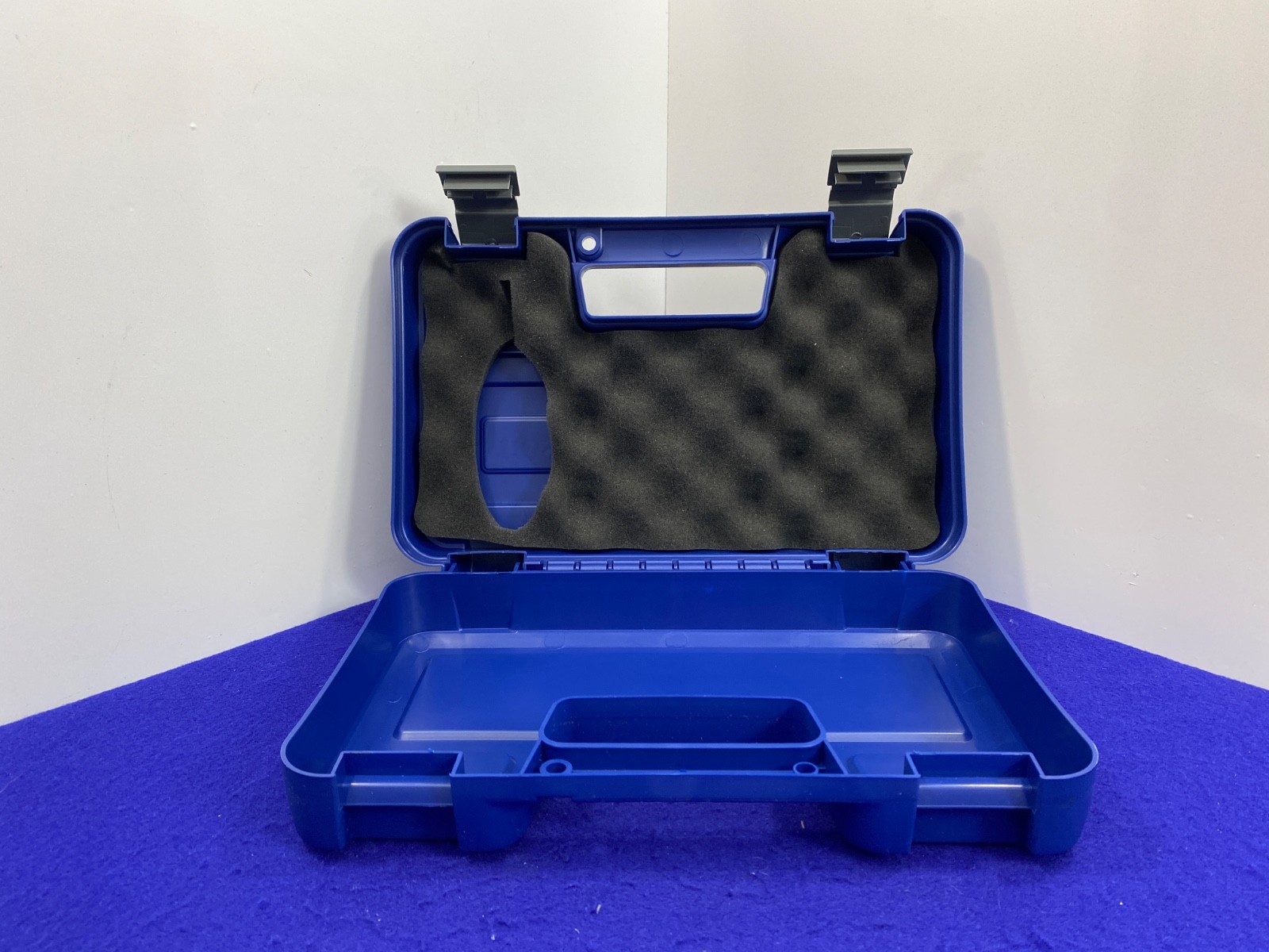 Smith&Wesson Factory Blue Hard Case with Foam Insert & Hoppes Cloth Factory OEM