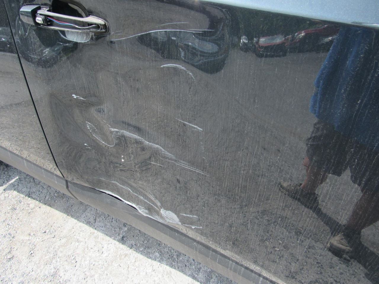TRAVERSE 2021 Glove Box 1070049