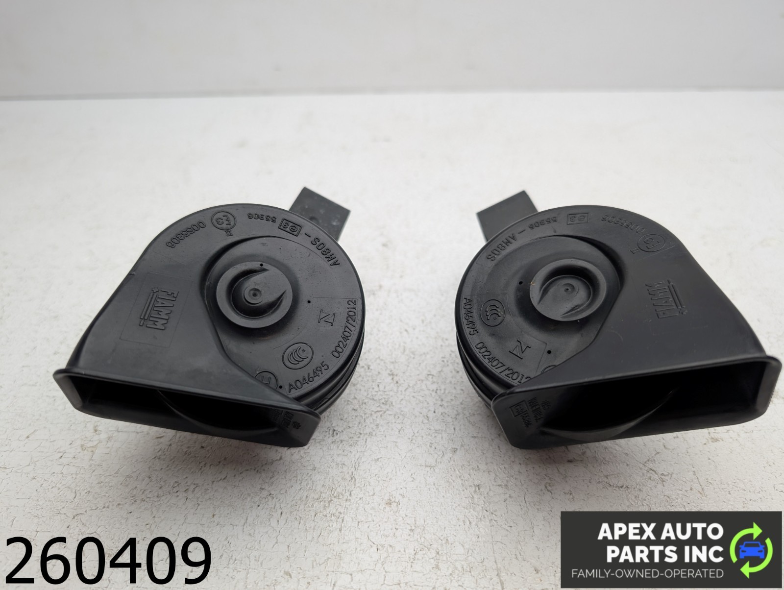 OEM 2015 Chrysler 200 3.6L High & Low Tone Horn Set