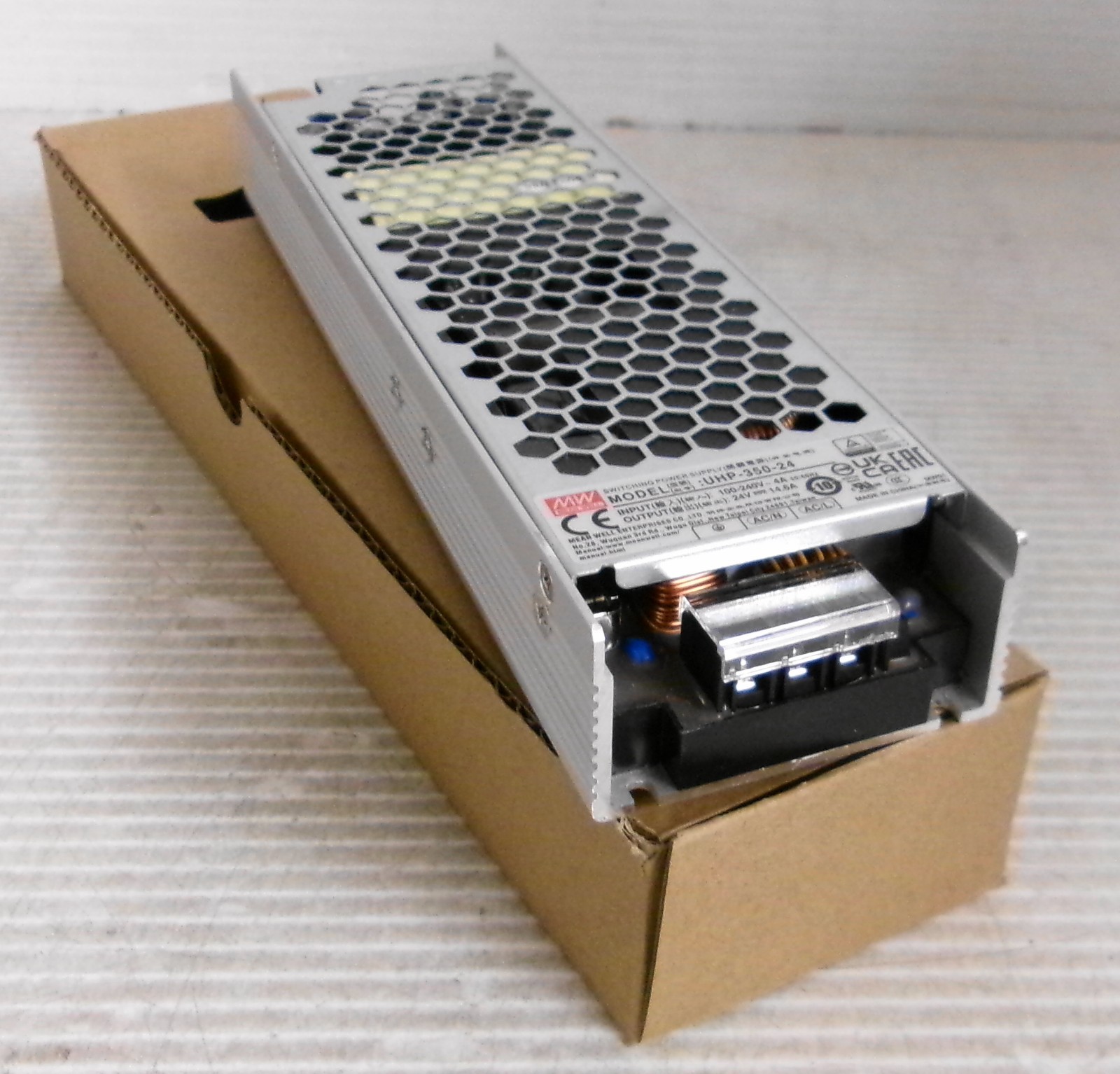Meanwell UHP-350-24 Switching Power Supply IN 100-240VAC 4A OUT 24VDC 14.6A