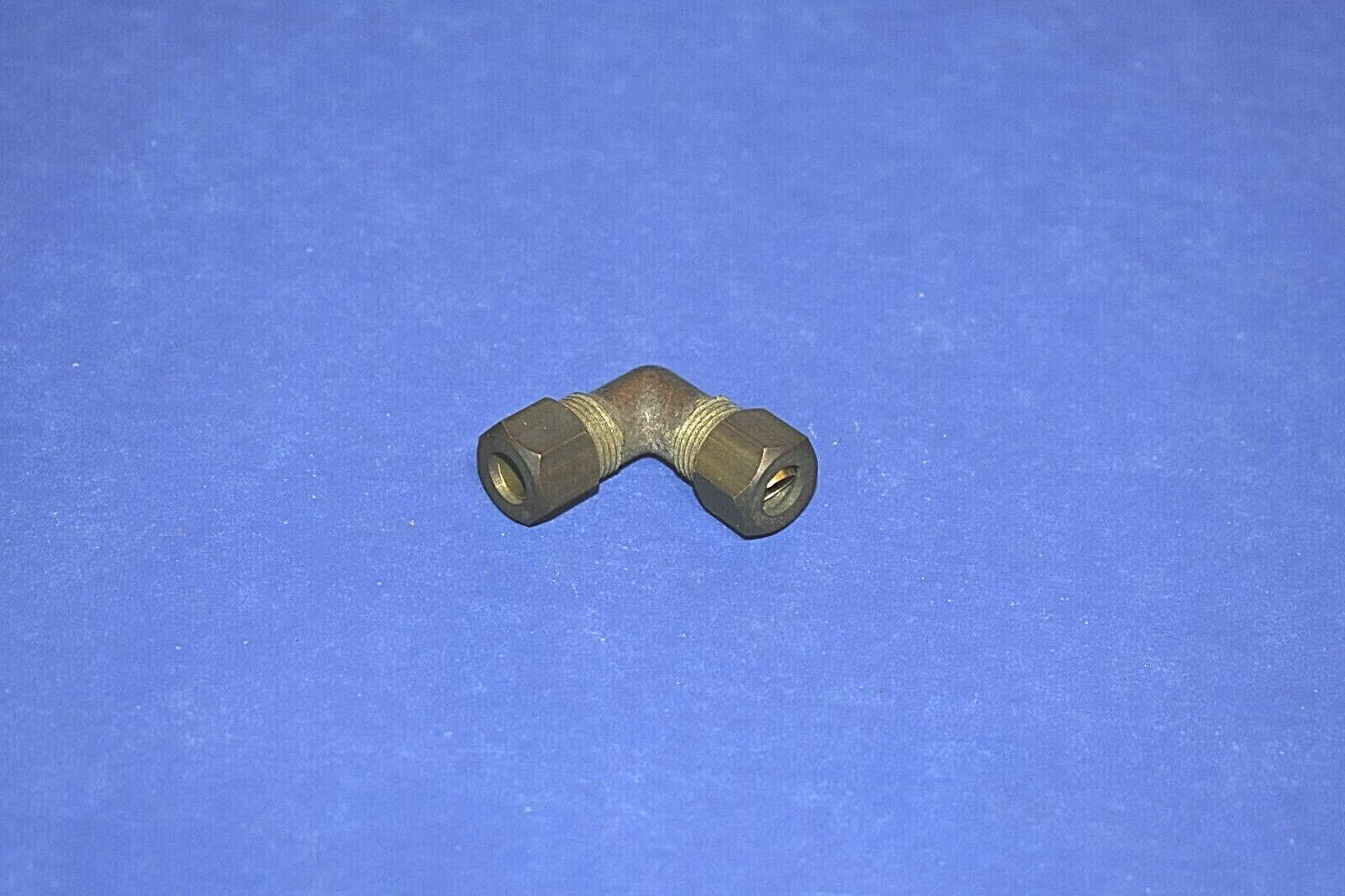 NOS Brass Compression Elbow 5/16 x 5/16 Compression