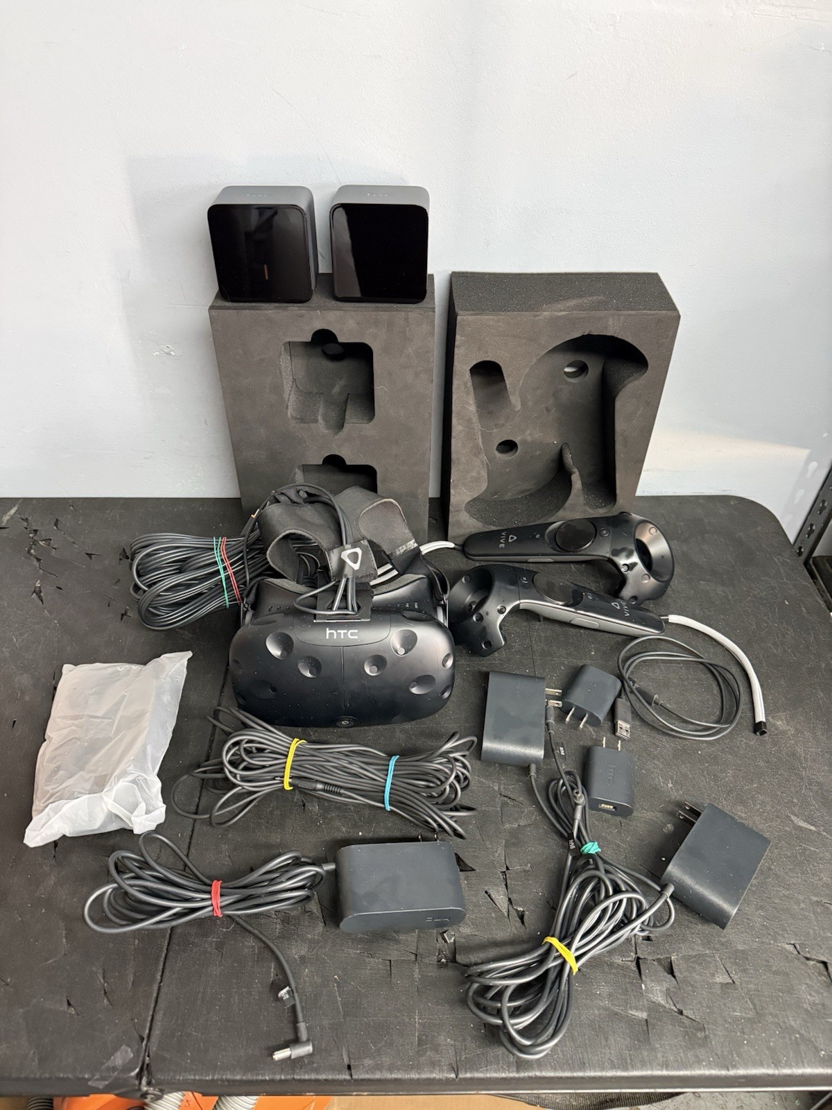 HTC Vive VR Headset System Virtual Reality *READ*