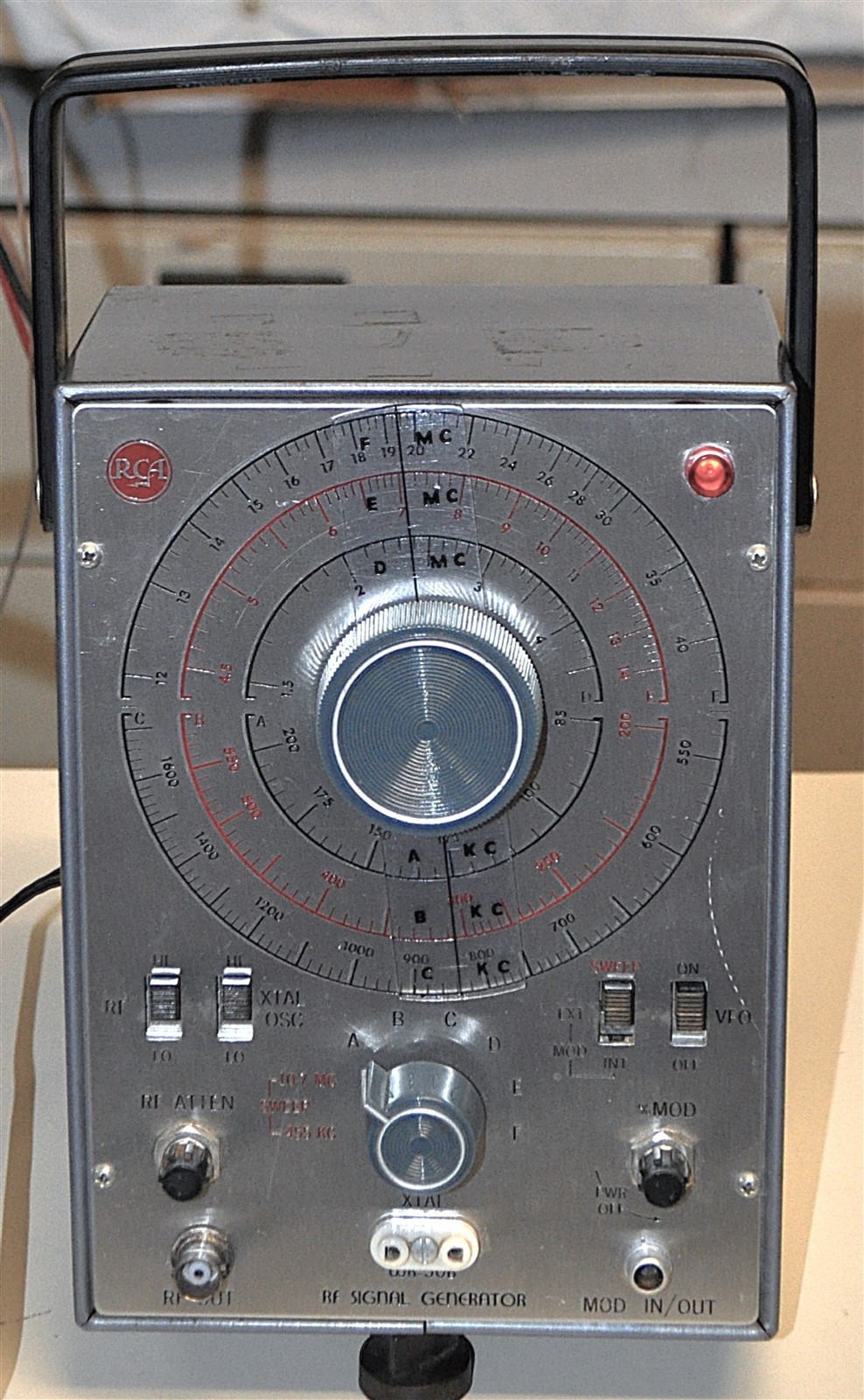 RCA TYPE WR-50B RF SIGNAL GENERATOR GOOD COMMERCIAL SURPLUS