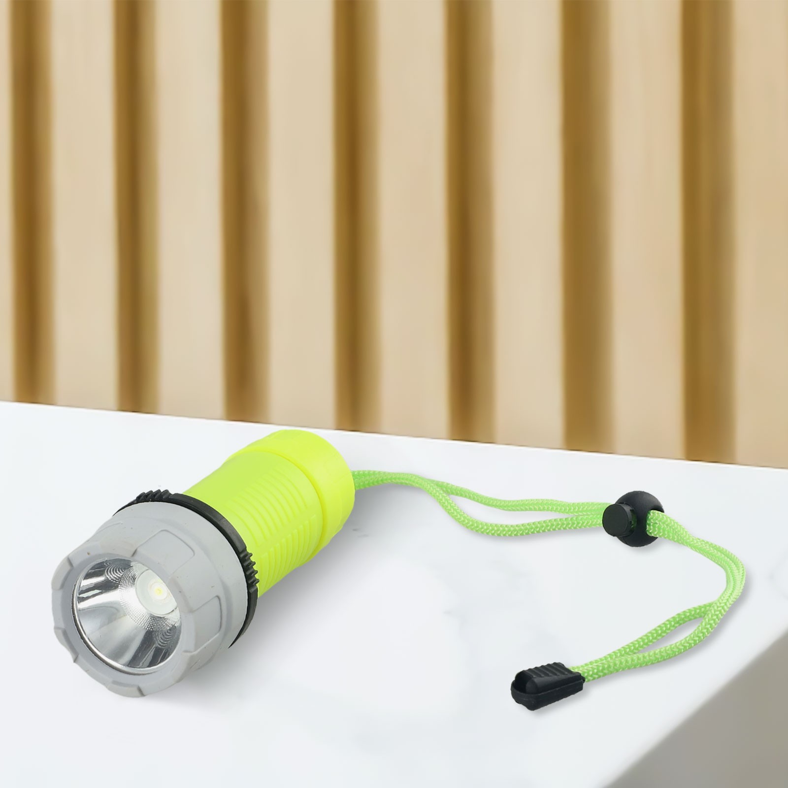 Waterproof LED Diving Flashlight Torch with Effective Light Distance 50 Meters