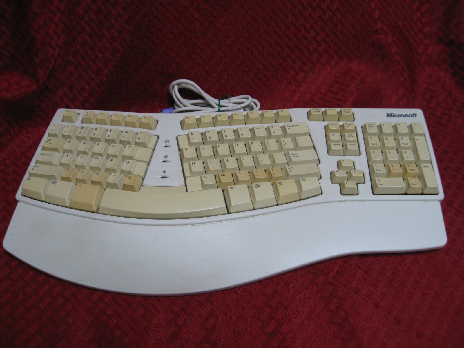 Microsoft X06-19331 KB-0045 off White PS/2 Keyboard