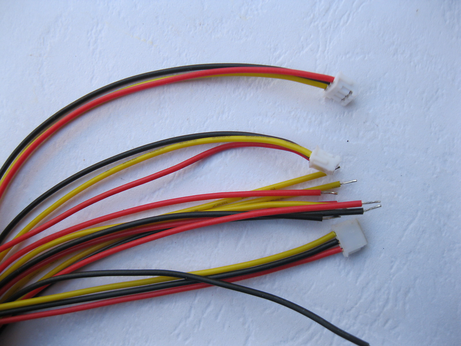 24 pcs Pitch 1.5mm 3 Pin Polarized Connector with 28AWG 15cm Leads Cable New