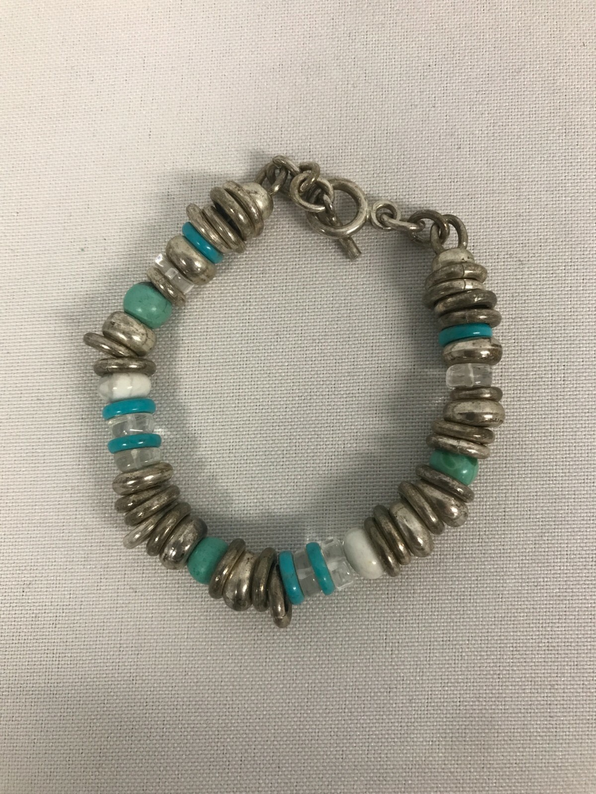 PRETTY HEAVY SILVERPLATE with BLUE & WHITE GLASS BEAD BRACELET w TOGGLE CLASP